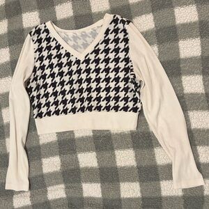 Black and White Houndstooth long sleeve crop top